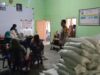 Bhabinkamtibmas Desa Dasan Borok Monitor Penyaluran Bantuan Pangan Beras kepada 423 KPM