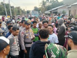 Polisi Negosiasi Massa, Blokade Jalan di Banggo Berhasil Dibuka, Arus Lalu Lintas Kembali Lancar
