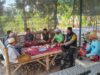 Bhabinkamtibmas Desa Denggen Timur Sambangi Warga, Sampaikan Imbauan Kamtibmas dan Dukung Ketahanan Pangan