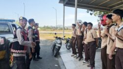 Patroli di Desa Kuang, Polisi Sapa Pelajar dan Ingatkan Langsung Pulang Usai Sekolah