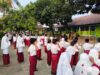 Bhabinkamtibmas Desa Bagik Papan Jadi Pembina Upacara di SDN 03 Bagik Papan, Sampaikan Imbauan Anti-Bullying dan Bahaya Balap Sepeda Liar