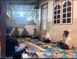 Bhabinkamtibmas Desa Pematung Bersama Babinsa Amankan Hiburan Malam Kesenian Cilokak di Sakra Barat