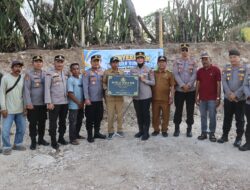 Wujud Nyata Kepedulian Polri, Kapolres Sumbawa Serahkan Bantuan Sumur Bor untuk Atasi Krisis Air Bersih di Dusun Omo