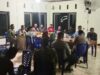 Kawal Pesta Demokrasi Desa, Bhabinkamtibmas Polsek Jereweh Hadiri Penetapan DPT Pilkades Goa