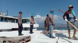 Patroli Rutin, Polsek Kawasan Pelabuhan Laut Bima Sampaikan Imbauan Kamtibmas kepada Pekerja dan ABK