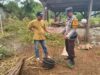 Dukung Ketahanan Pangan Nasional, Bhabinkamtibmas Desa Labangka Sambangi Pekarangan Warga dan Beri Motivasi Petani Cabai