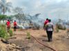 Cepat Tanggap KARHUTLA, Bhabinkamtibmas Polsek Seteluk Bersama Damkar Berhasil Padamkan Kebakaran Lahan di Dusun Pamongo