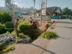 Pererat Silaturahmi dan Jaga Kebersihan Lingkungan, Bhabinkamtibmas Desa Mataiyang Gelar Gotong Royong Jumat Bersih