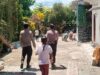 Jamin Kenyamanan Masyarakat Yang menikmati liburan akhir pekan Polsek Madapangga Gelar Pam Wisata