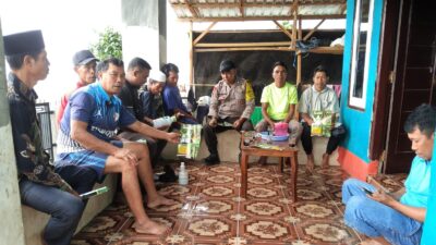 Sambang Warga Binaan, Bhabinkamtibmas Polsek Donggo Imbau Warga Jaga Silaturahmi dan Sampaikan Pesan Kamtibmas