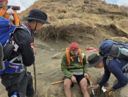 Kawal Ritual Suci Umat Hindu di Segara Anak, Tim Dokkes Polda NTB Beri Layanan Kesehatan