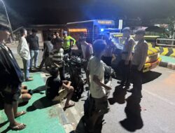 CEGAH GANGGUAN KAMTIBMAS, POLRES DOMPU GELAR PATROLI MALAM DAN AMANKAN REMAJA YANG NONGKRONG HINGGA LARUT MALAM