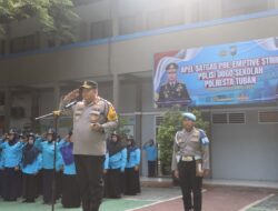 Bentengi Pelajar dari Perundungan dan Narkoba, Kapolresta Tuban Pimpin Apel Polisi Jogo Sekolah di SMKN 1 Tuban