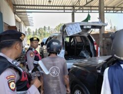Patroli di Jalur Telaga Bertong, Polisi Sapa Warga dan Ingatkan Keselamatan saat Bekerja dan Berkendara